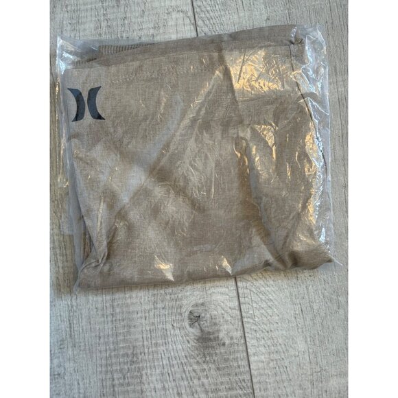 Hurley Boys Khaki 4-Way Stretch Hybrid Shorts Size M - Picture 9 of 9